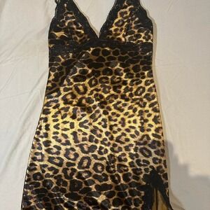 Leopard print mini dress with lace detailing